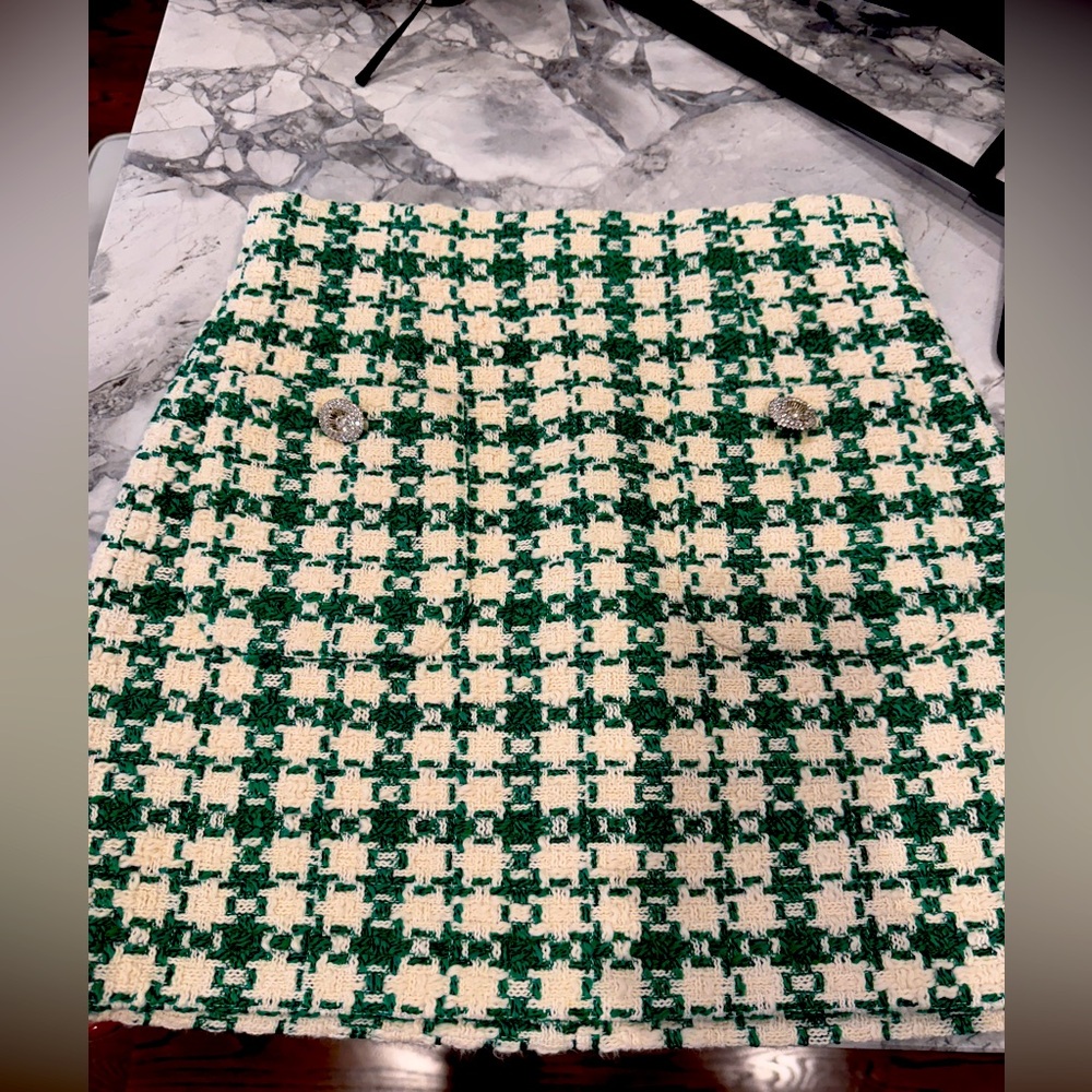 Chic Green and Cream Skirt